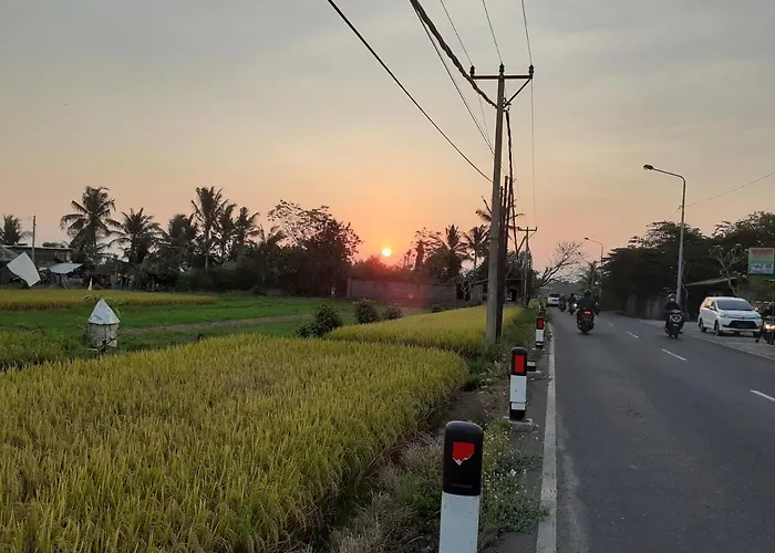 Griya Bun Sari منزل للإقامة *